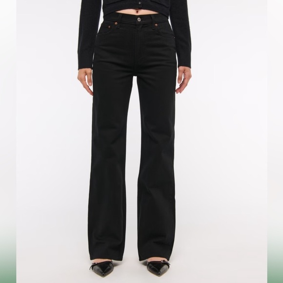 Abercrombie and Fitch 90s Relaxed High Rise Jean - Picture 2 of 9